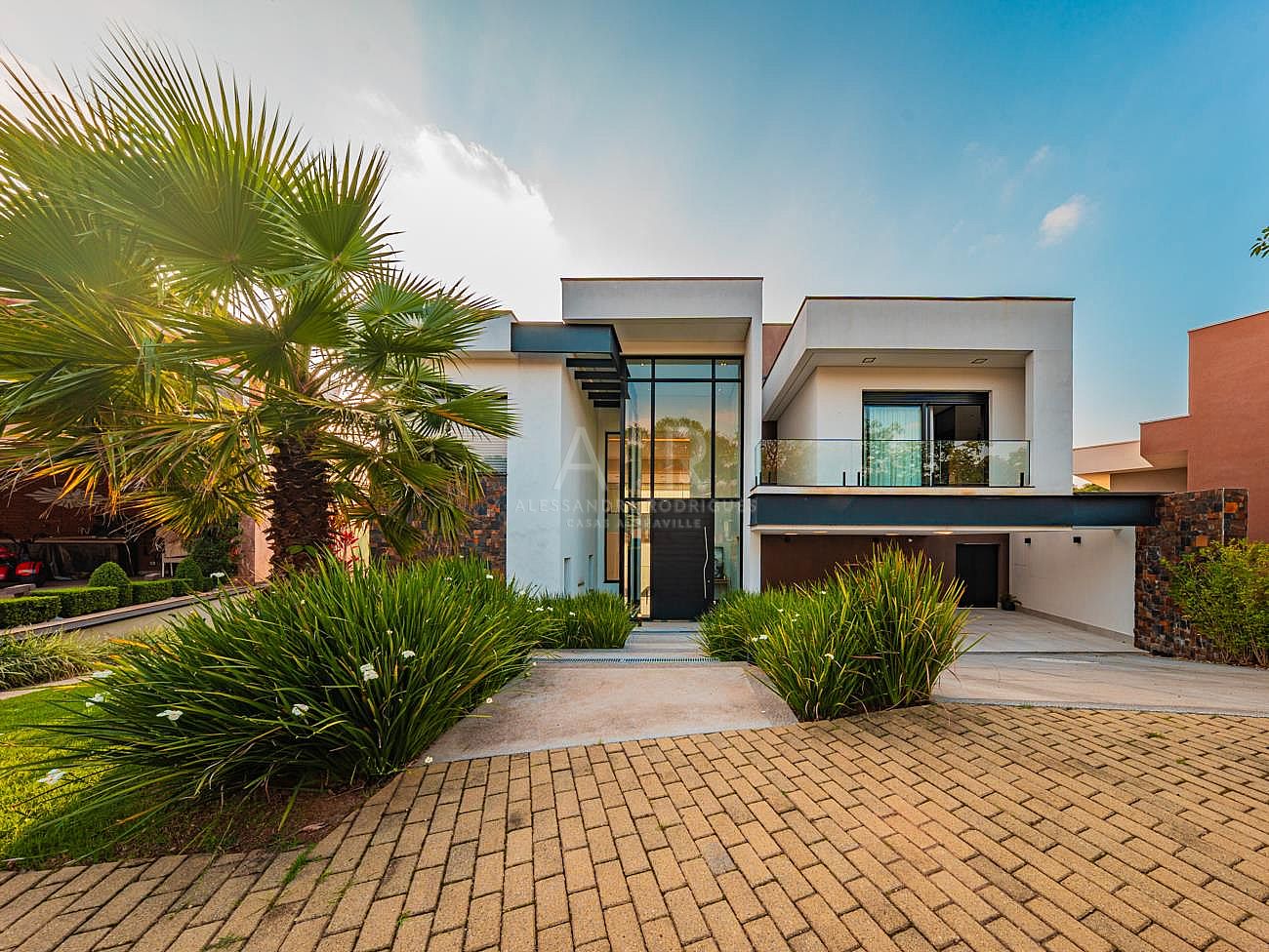 Casa Santana de Parnaba  Alphaville  Burle Marx